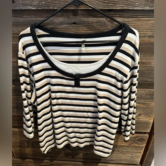 White Stag XL (16/18) white, tan, and black striped 3/4 sleeve top - Picture 1 of 8